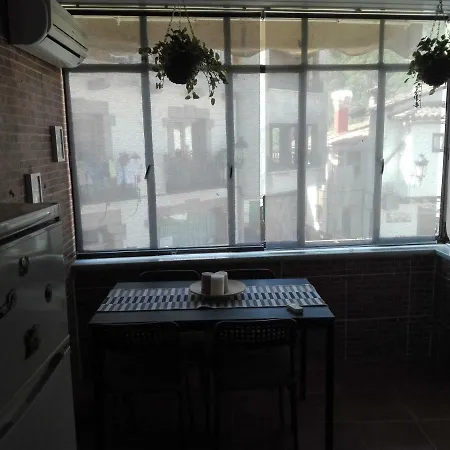 بيت للعطل La Casita De La Plaza *